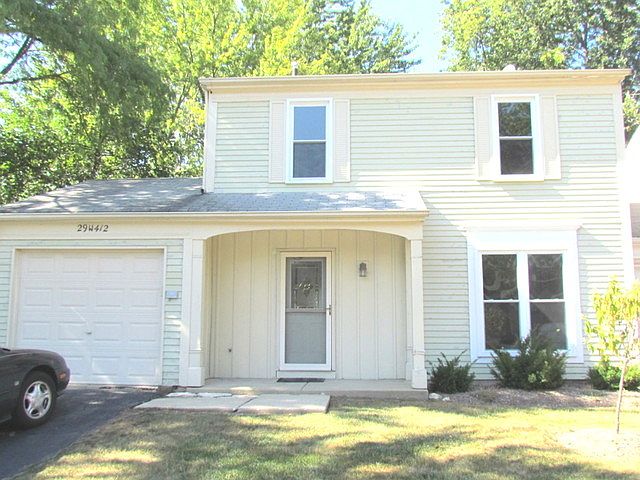 1st image of 29W412 White Oak Dr