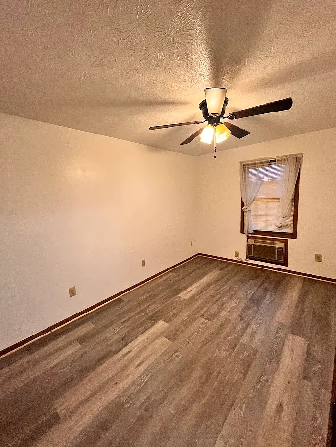 1480 Wayne Street - C — Photo 2