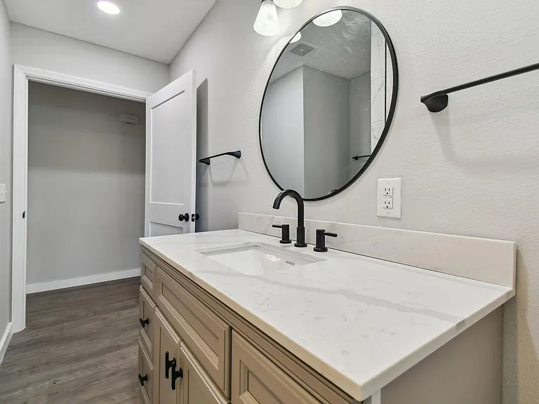 535 W Palmeden Dr — Photo 35