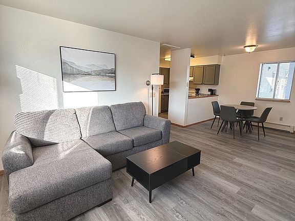 5th image of 1512 Lake Elmo Dr #2