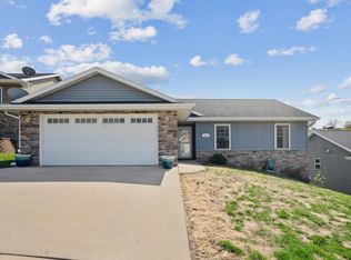 840 Marisa Rdg, Dubuque, IA 52001