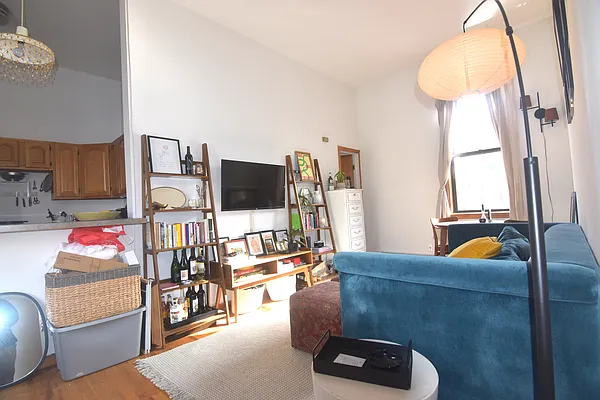 Rented by The Agency | media 6