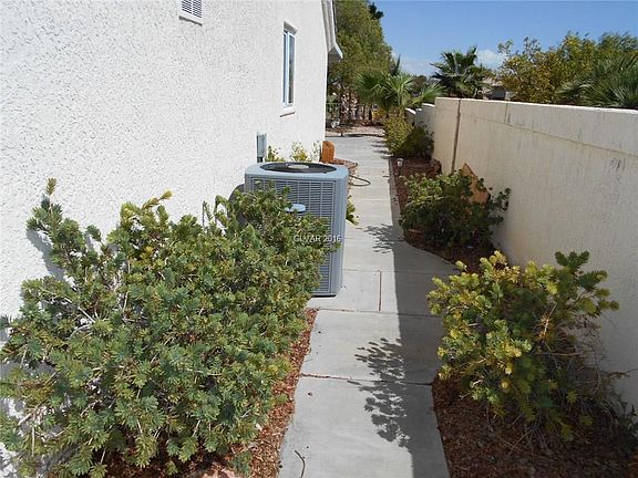 2nd image of 2736 Pinkerton Dr