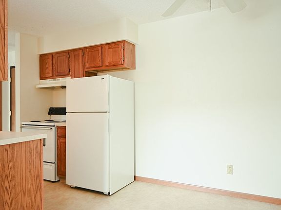 5th image of 2134 8th Ave NW #110