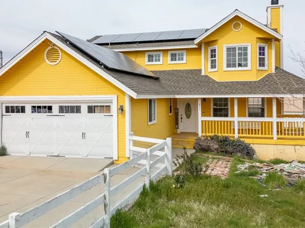 957 Sierra Hills Ln, Palmdale, CA 93550