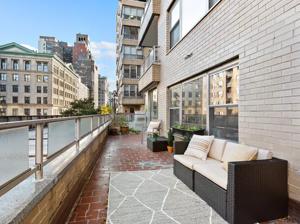 20 East 9th Street image 1 of 22