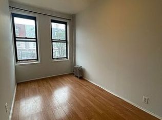 28-40 35th St #2, Astoria, NY 11103