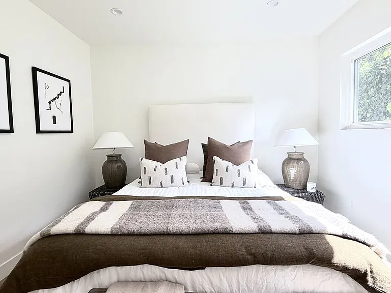 3852 Sherview Dr — Photo 14