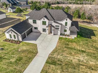 209 Avery Ln, Gunter, TX 75058