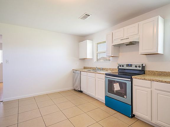 3rd image of 6118 Marigny St