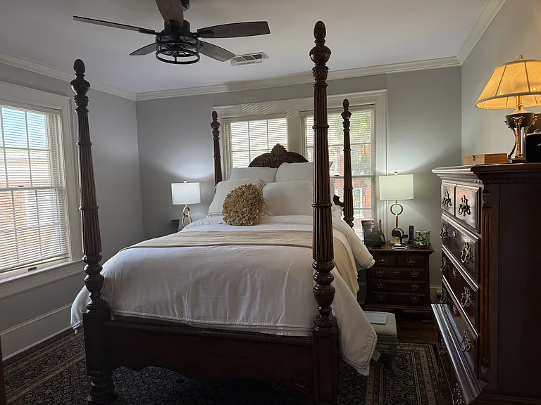 204 Kings Mountain St — Photo 9
