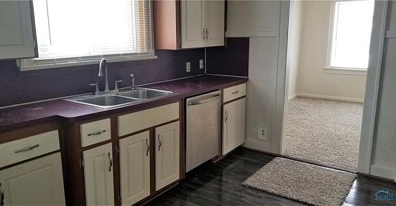 5th image of 1941 Christie St