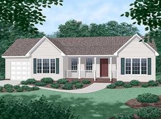 11 Ash St, Webster, MA 01570