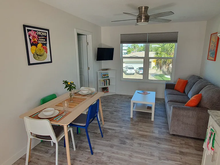 Living/dining ara
