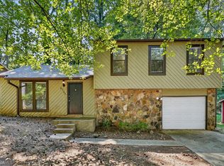 5123 S Woodbridge Trl, Stone Mountain, GA 30088