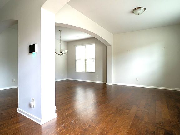 4th image of 5235 Cantbury Way