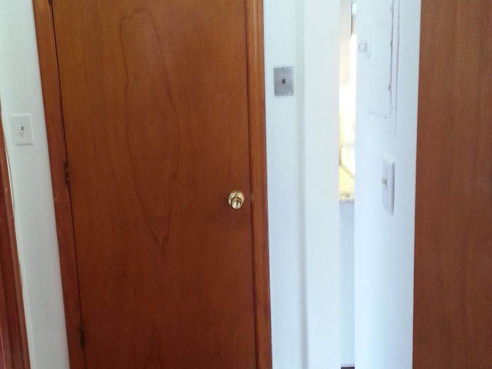 2nd image of 100 Florida St #8