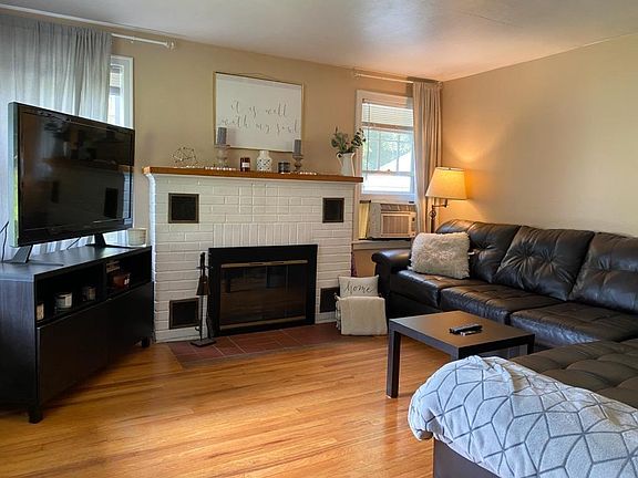3rd image of 125 Brooks Ave