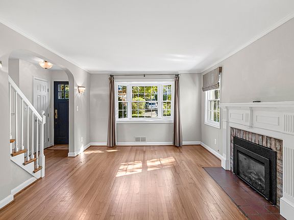 3rd image of 903 Chalfonte Dr