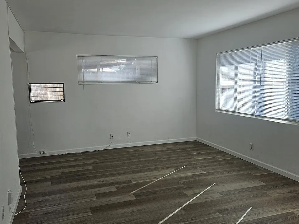 328 W 11th Ave