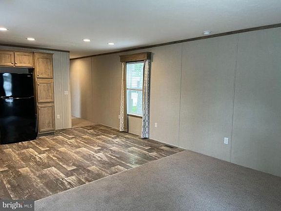 2nd image of 1 Victory Ave #16