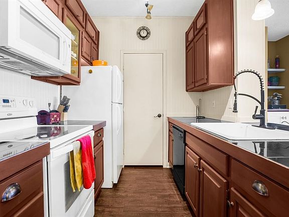 3rd image of 2164 Tanglewood Blvd #C-214