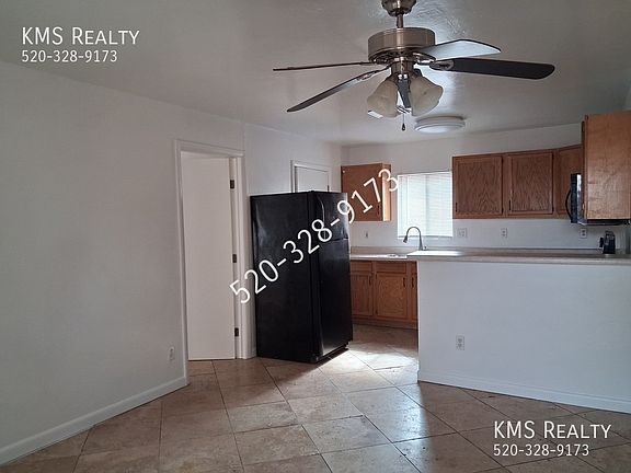 3rd image of 4107 E Los Robles St