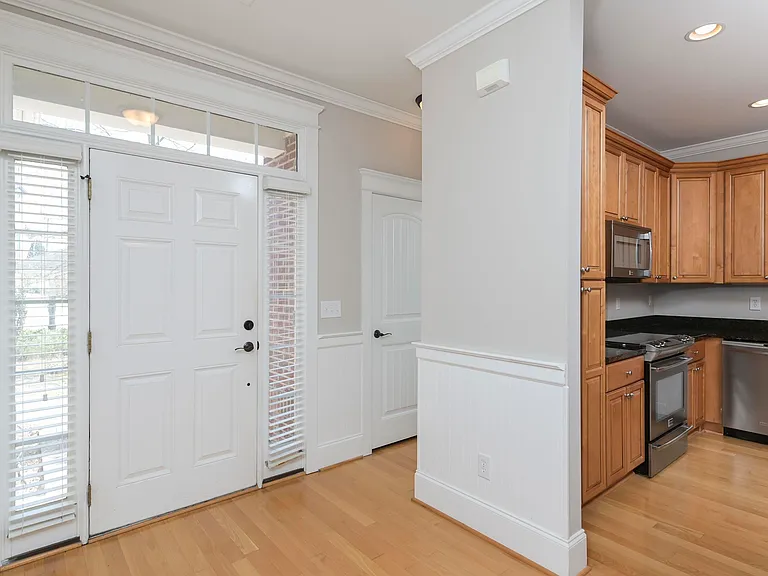 33 Heather Laurel Rd — Photo 3