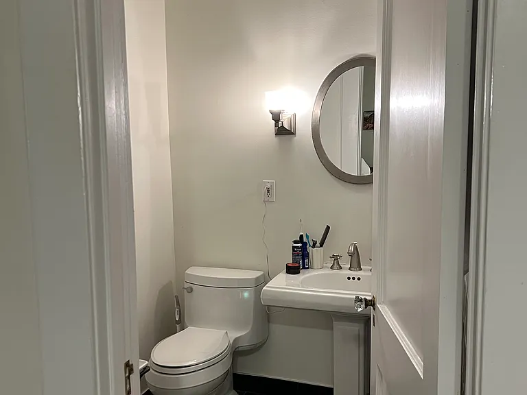 1 S Prado NE — Photo 9