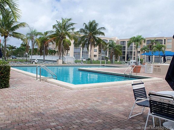 3rd image of 505 E Dania Beach Blvd #4-1A