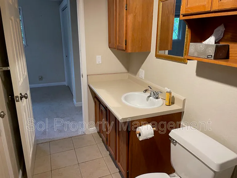 175 S Redwood Dr — Photo 21