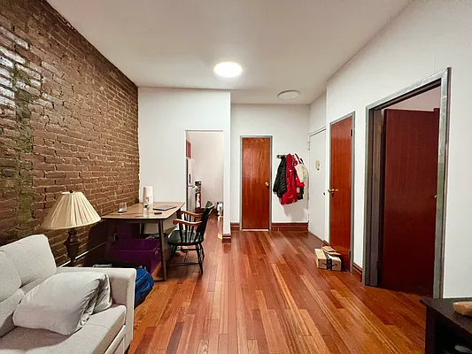 Rented by Bond New York | media 9