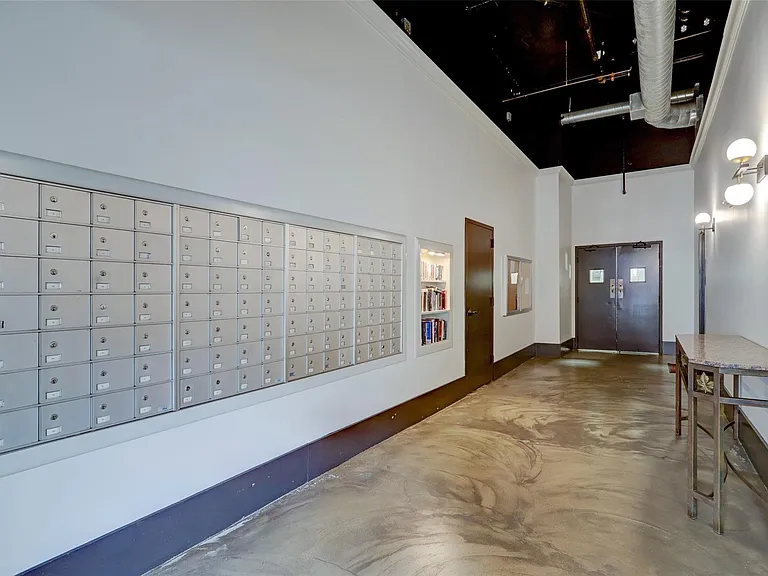 915 Franklin St #2H — Photo 22