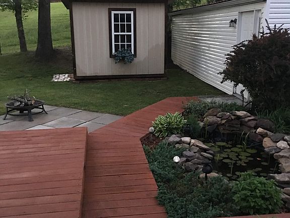 3rd image of 613 Woodlawn Dr