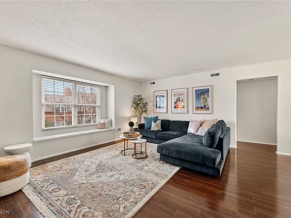 5th image of 2755 Pease Dr