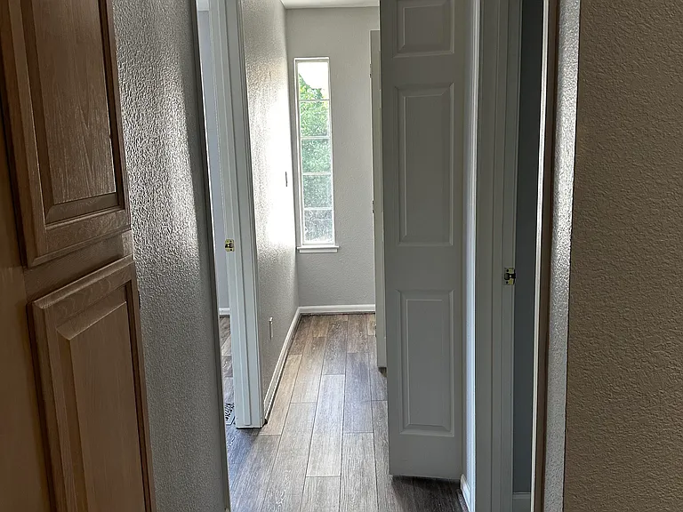 301 Warmcastle Ct — Photo 44