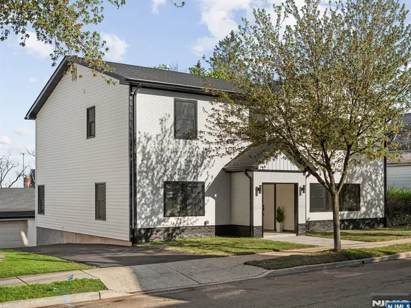 432 Jefferson St, Carlstadt, NJ 07072