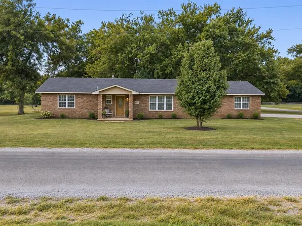 802 S Clayton Ave, Wynnewood, OK 73098