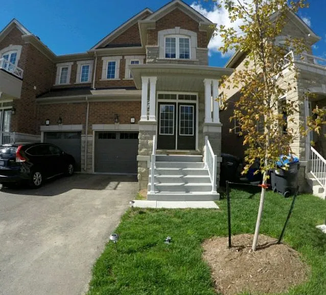 3 Baffin Cres #UPPER — Photo 1