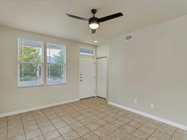 334 Newberry Trl #MAIN HOME — Photo 5