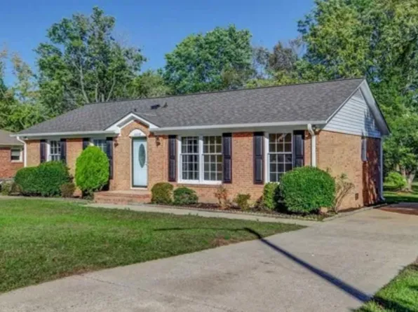 2619 Pine Lake Dr, Greensboro, NC 27407