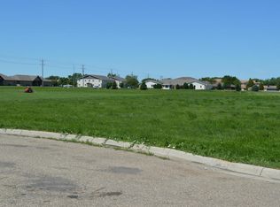 1702 S McCoy St, Aberdeen, SD 57401