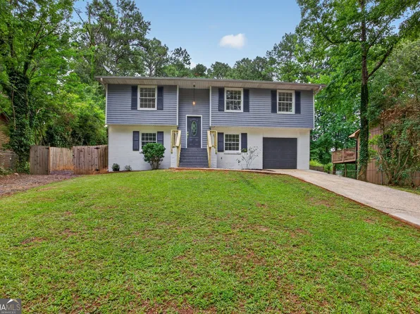 657 Overlook Ct, Jonesboro, GA 30238