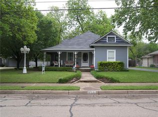 215 W Heard St, Cleburne, TX 76033