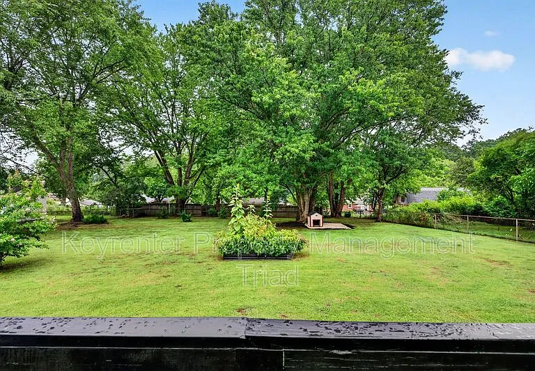 9415 Glen Cross Dr — Photo 32