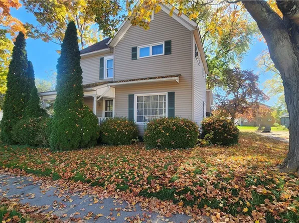 599 E Canal St, Newcomerstown, OH 43832