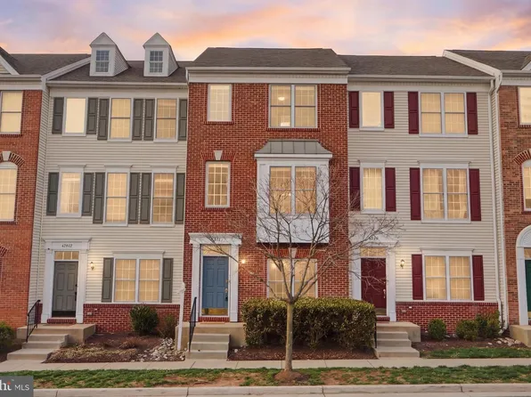 42834 McComas Ter, Chantilly, VA 20152