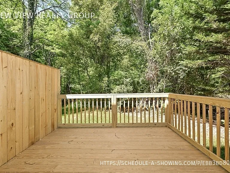 584 Pleasant Ave — Photo 10