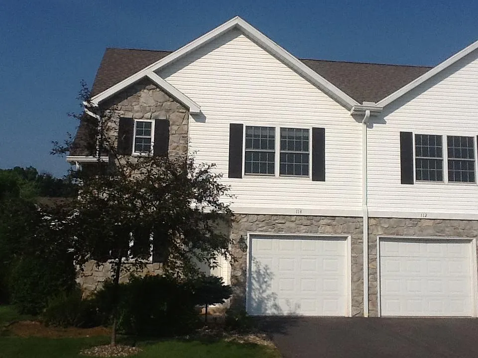 114 Jules Dr photo 1