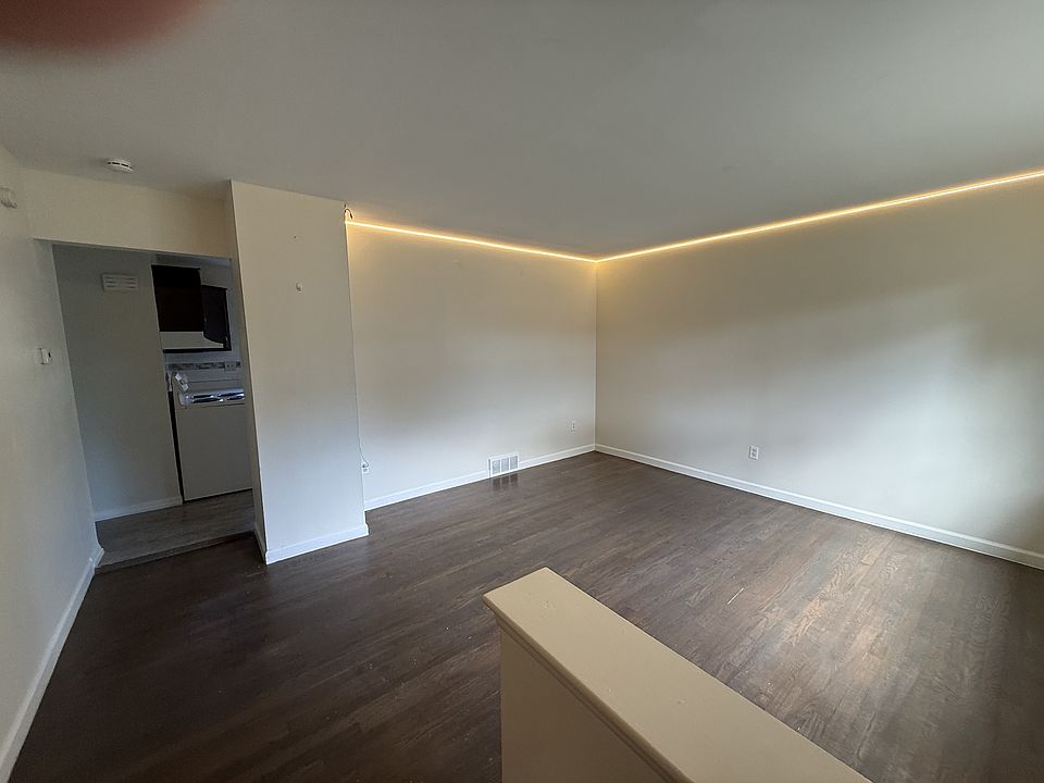 1st image of 200 N Christine Cir #1
